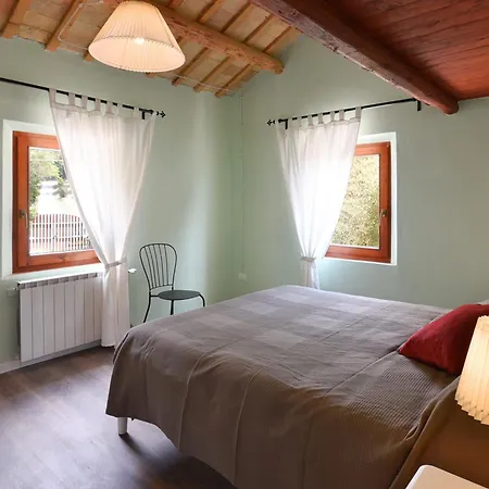 Daire Relaxing Getaway With A Dreamlike Pool