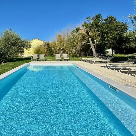 Apartment Relaxing Getaway With A Dreamlike Pool *