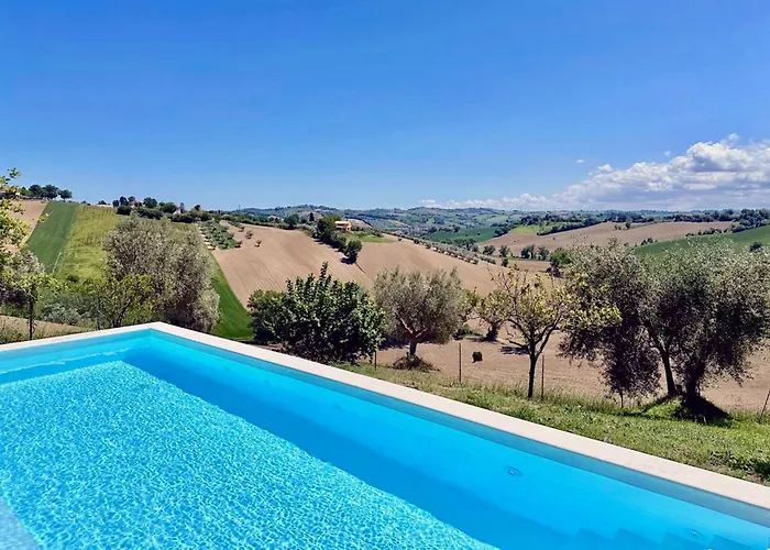 Relaxing Getaway With A Dreamlike Pool *
